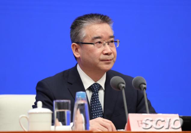国新办发布会，财政部部长共探自然美景之旅，寻求内心平和与喜悦之道