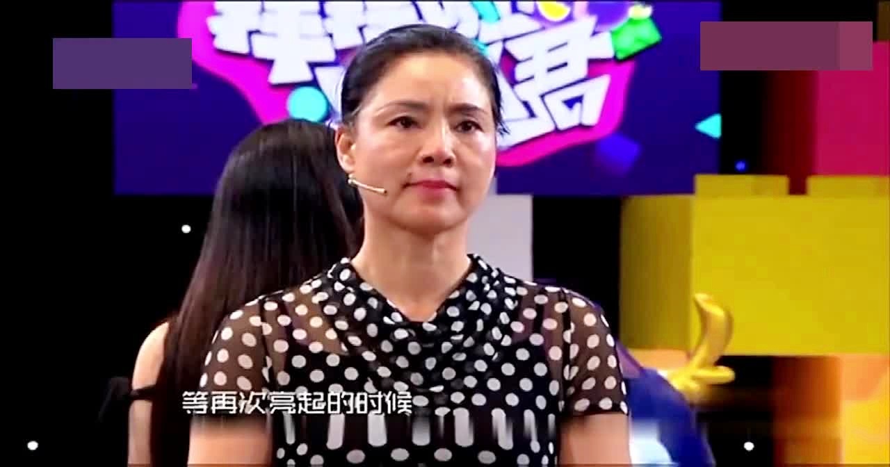 罗睿燊向妈妈深情告白，感动万千观众——小巷深处的特色小店背后的温情故事