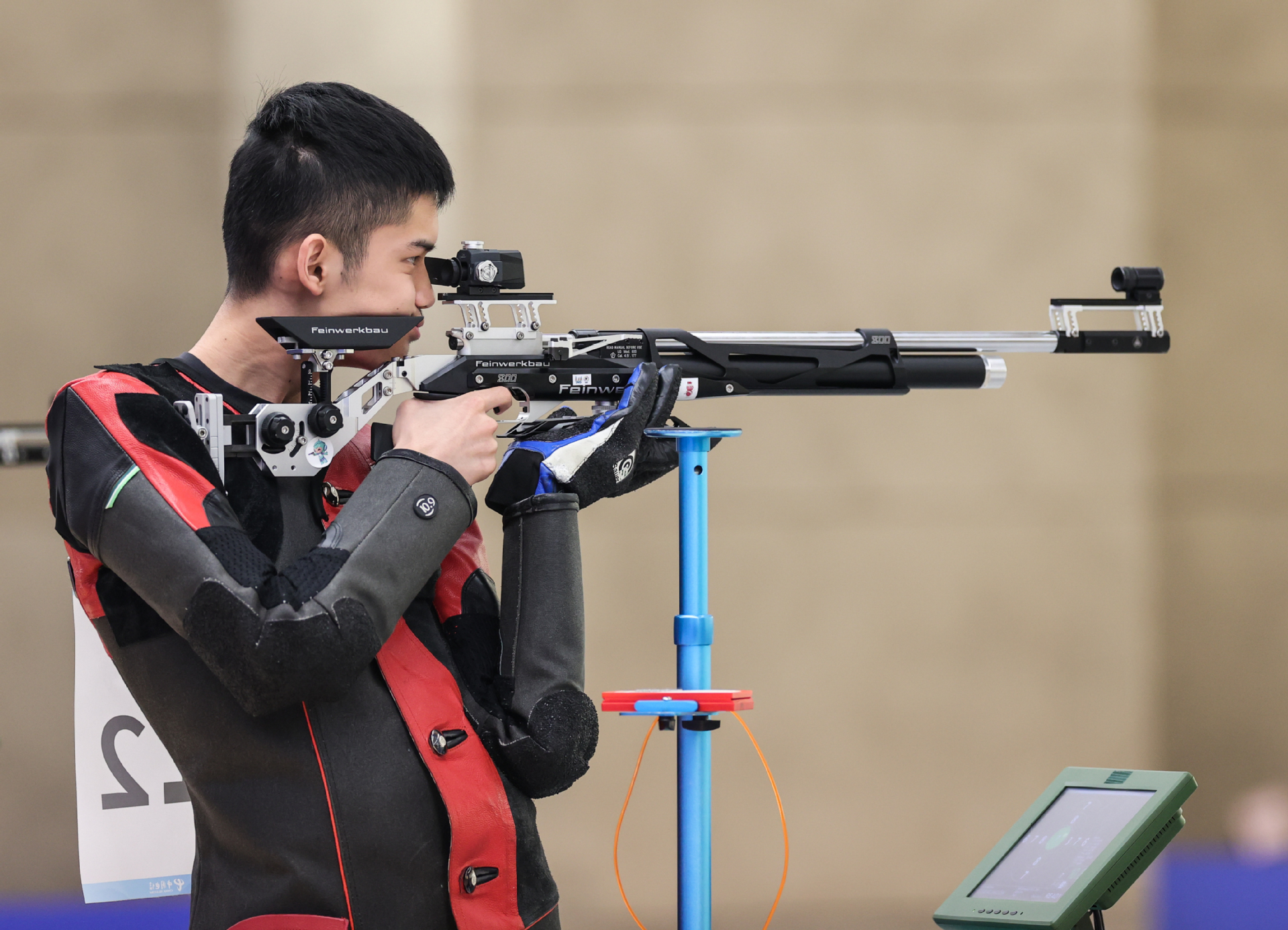 盛李豪射击世界杯总决赛夺冠，内心平静的射击之旅，远离尘嚣斩获金牌