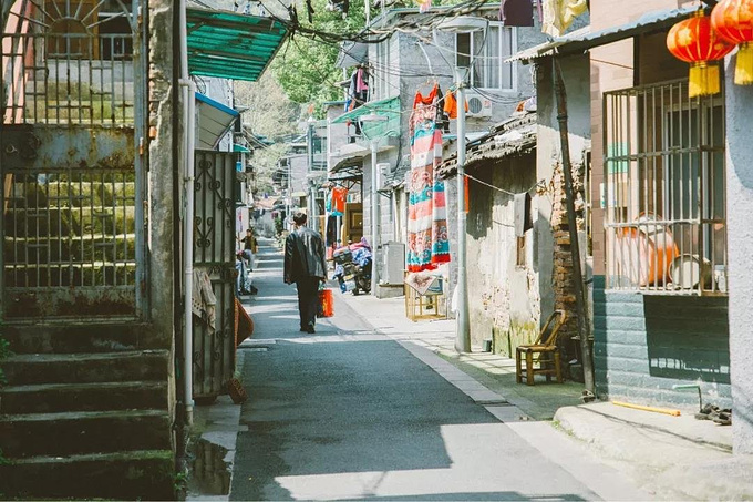 杏吧最新地址探索，小巷中的独特美食风味