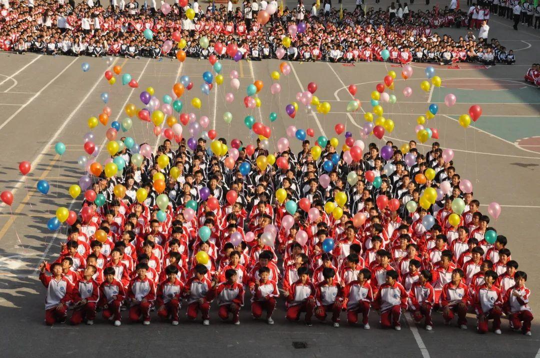 直播视频直播，点亮自信火花，展现魅力瞬间