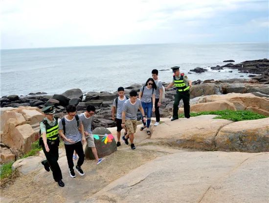 阿峰最新赶海视频,阿峰最新赶海视频，探索自然美景的旅行，寻找内心的平静